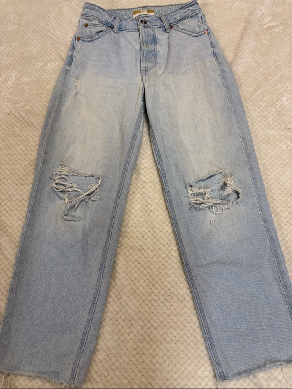 GOLDIE BLUES ( Maurices exclusive brand) Light Wash Distressed Women's Jeans